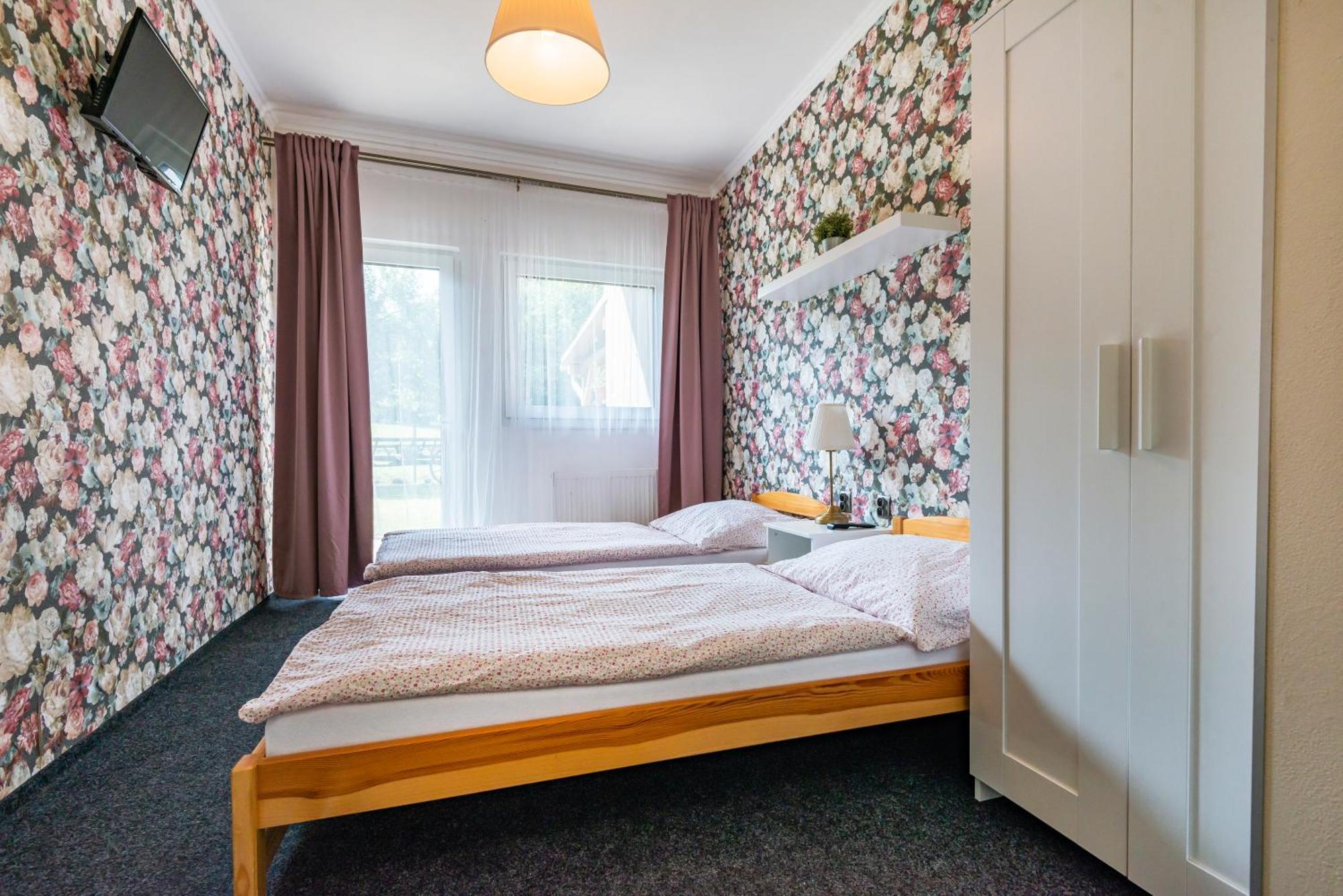 Klášterec nad Ohří Pension U Jezu מראה חיצוני תמונה