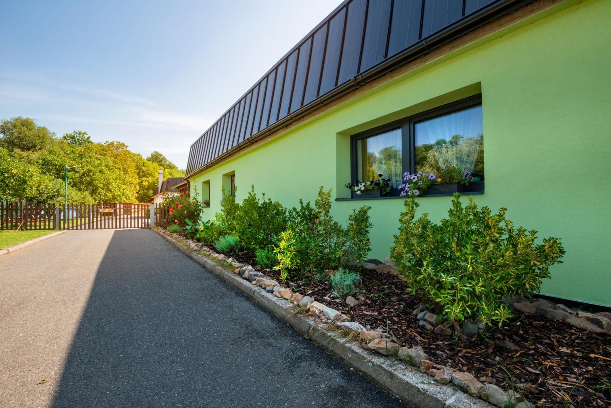 Klášterec nad Ohří Pension U Jezu מראה חיצוני תמונה